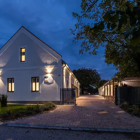 Stadium Panzio 3* Németbarnag